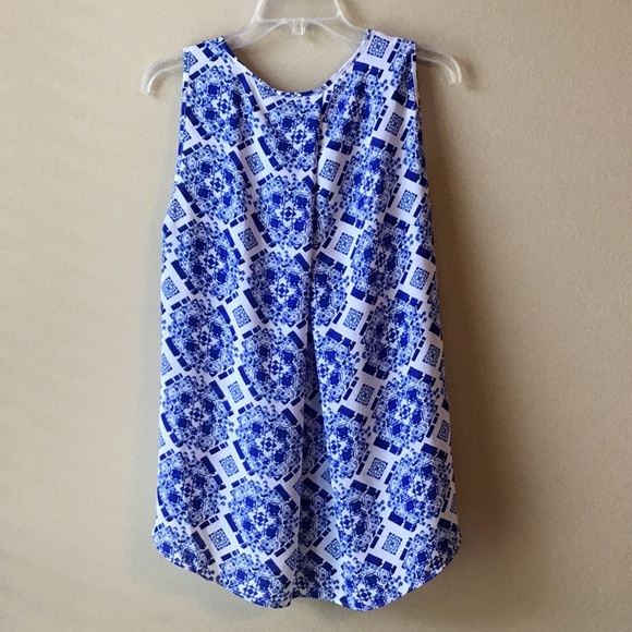 The Limited Blue and White Flowy Pull-Over Top - Picture 3 of 8